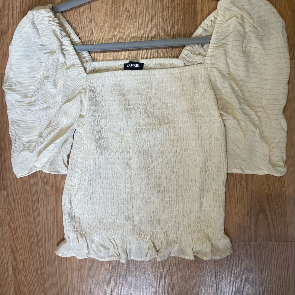 Express WHITE top shirt (puff sleeve). Size S. NWT.